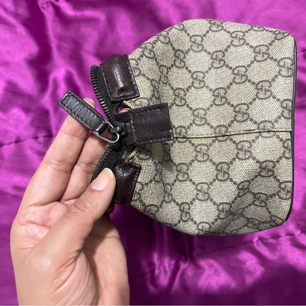 Gucci GG Supreme Tick Makeup/Toiletry Bag - Picture 6 of 17